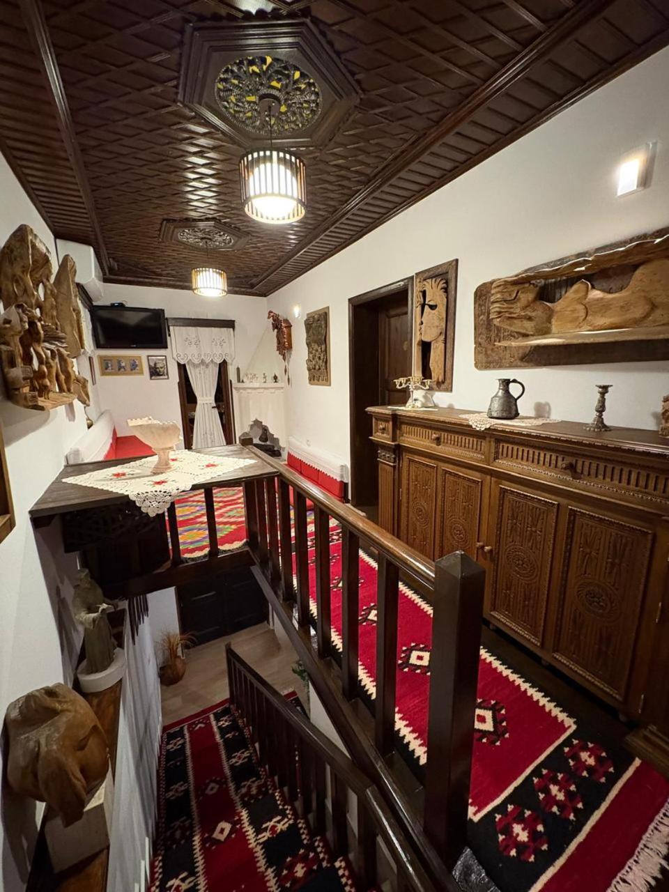 Oda E Skulptorit-Unesco Quarter Berat Exteriér fotografie